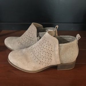 Toms perfect condition ankle boots